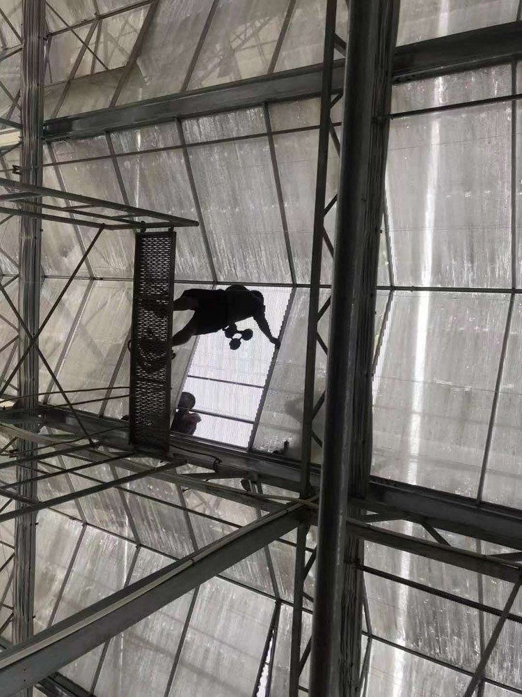 Guarantee of construction quality of multi-span greenhouses Guarantee of construction quality of multi-span greenhouses